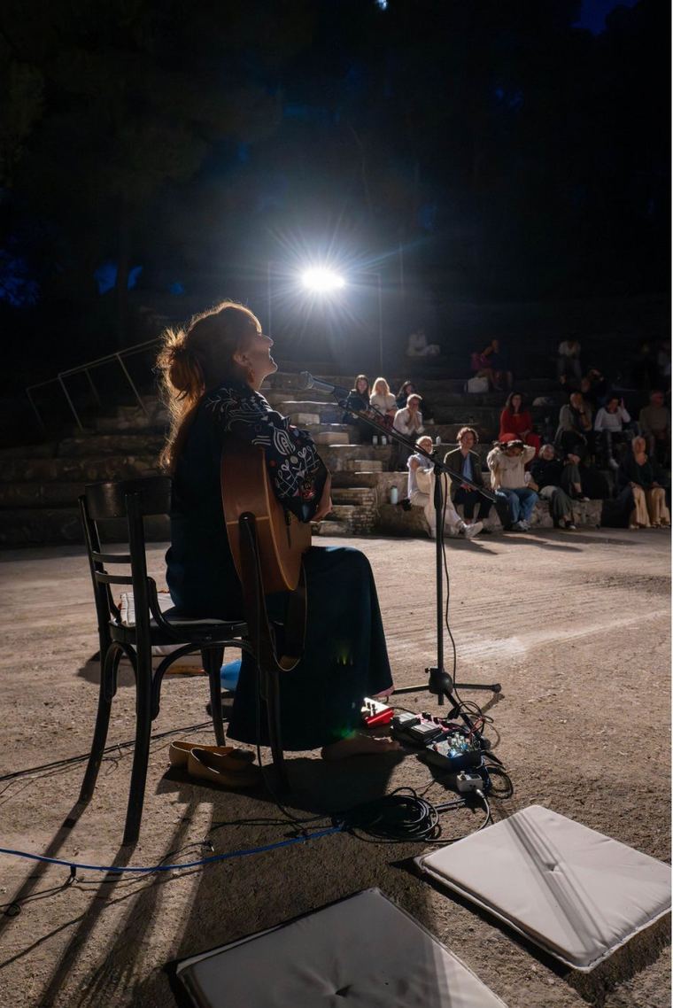 Live music beneath the night amphitheatre
