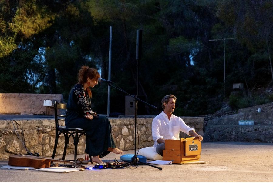 Voice and harmonium — live music at dusk